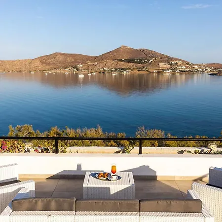 Hippocampus 3* Naousa (Paros)