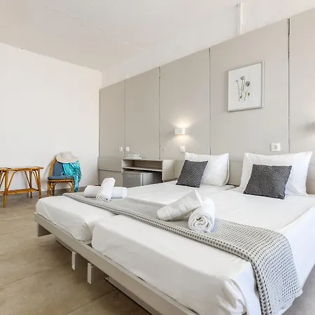 Hippocampus 3* Naousa (Paros)