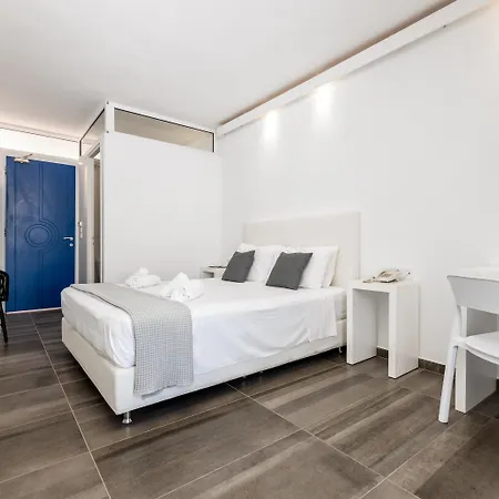 Hotel Hippocampus Naousa (Paros)