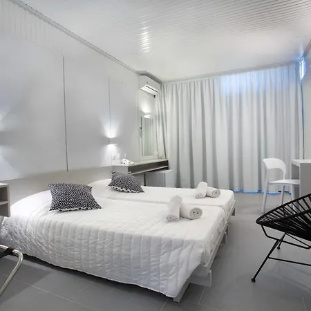 Hotel Hippocampus Naousa (Paros)