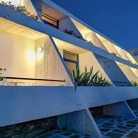 Hippocampus 3* Naousa (Paros)
