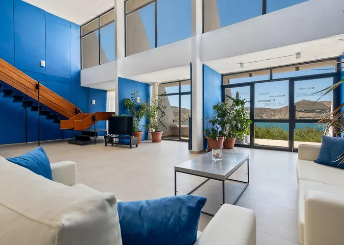 Hippocampus 3* Naousa (Paros)