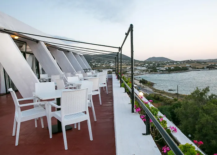 Hippocampus 3* Naousa (Paros)